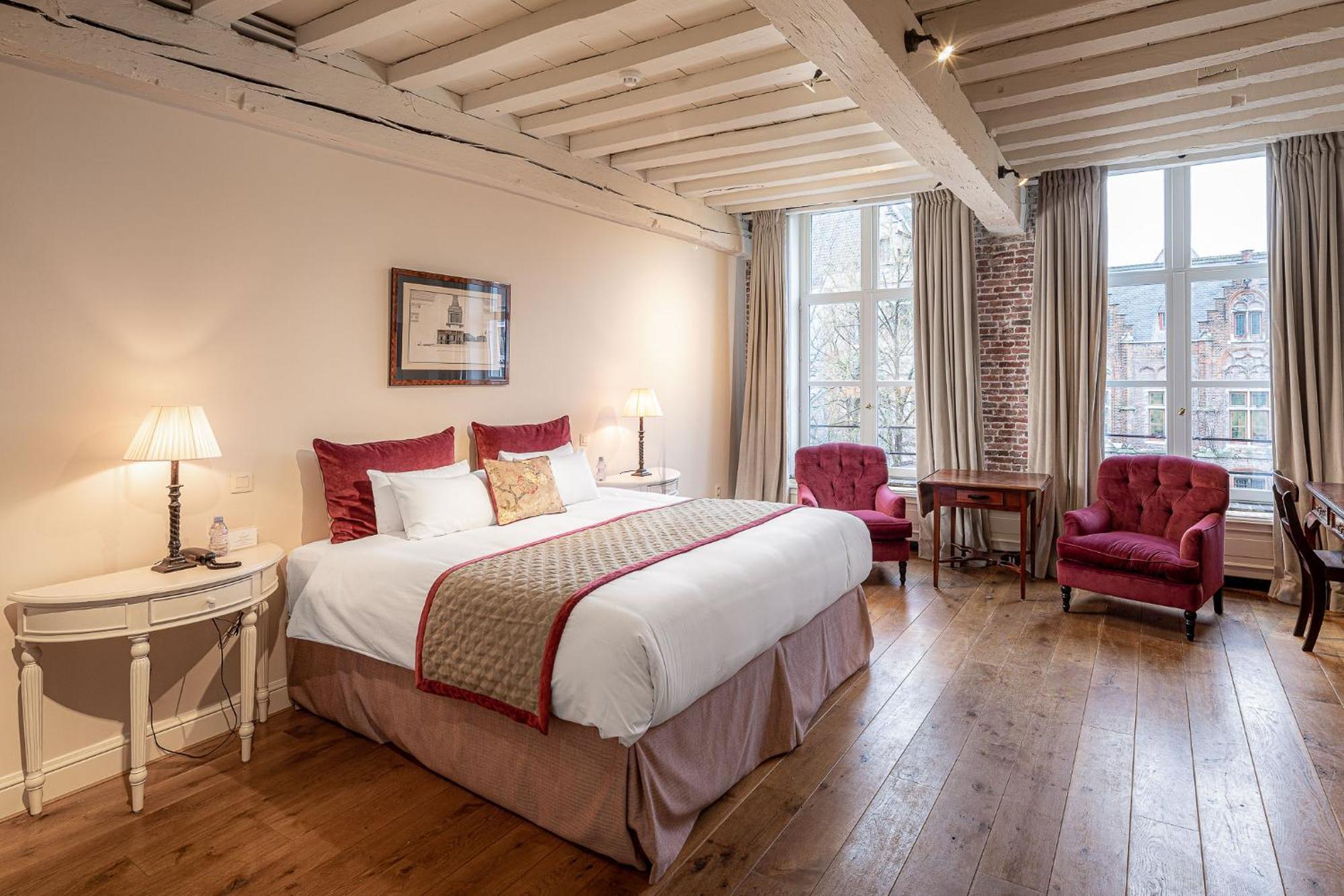 De Tuilerieen - Small Luxury Of The World