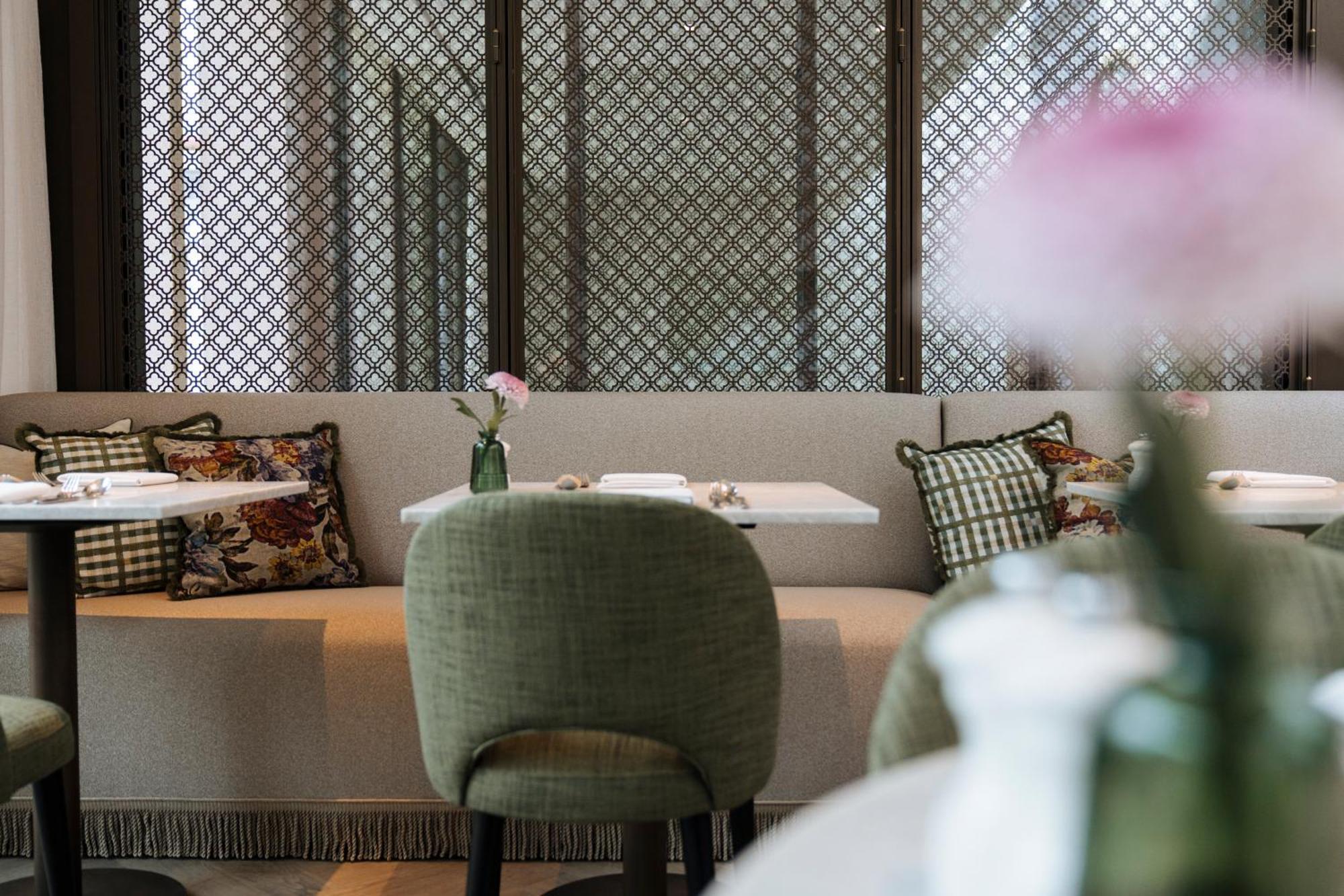 Hotel De Tuilerieen - Small Luxury Of The World Bruges